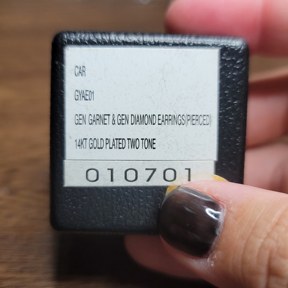 Garnet Earring and Necklace set - Picture 5 of 5